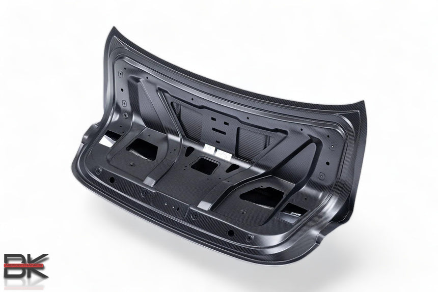 KARBONIUS G82 M4 CSL STYLE TRUNK LID