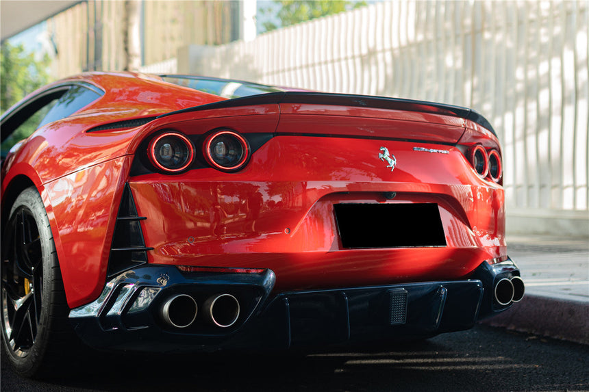 2018-UP Ferrari 812 Superfast MSY Style Rear Diffuser w/ Light