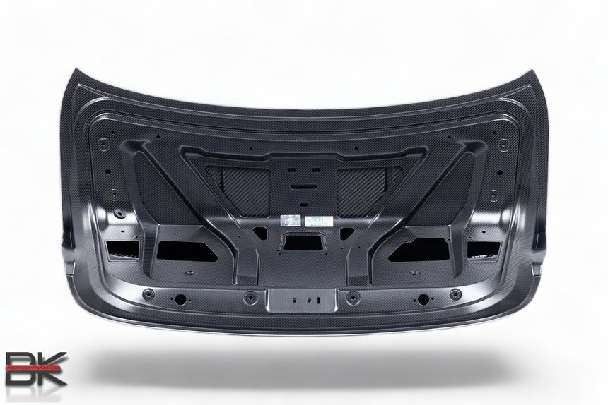 KARBONIUS G82 M4 CSL STYLE TRUNK LID
