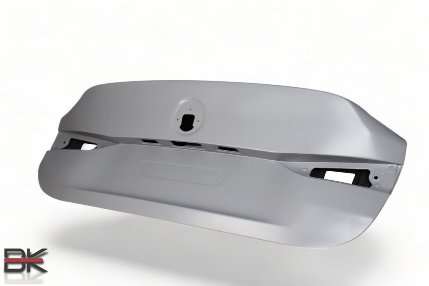 KARBONIUS G82 M4 CSL STYLE TRUNK LID