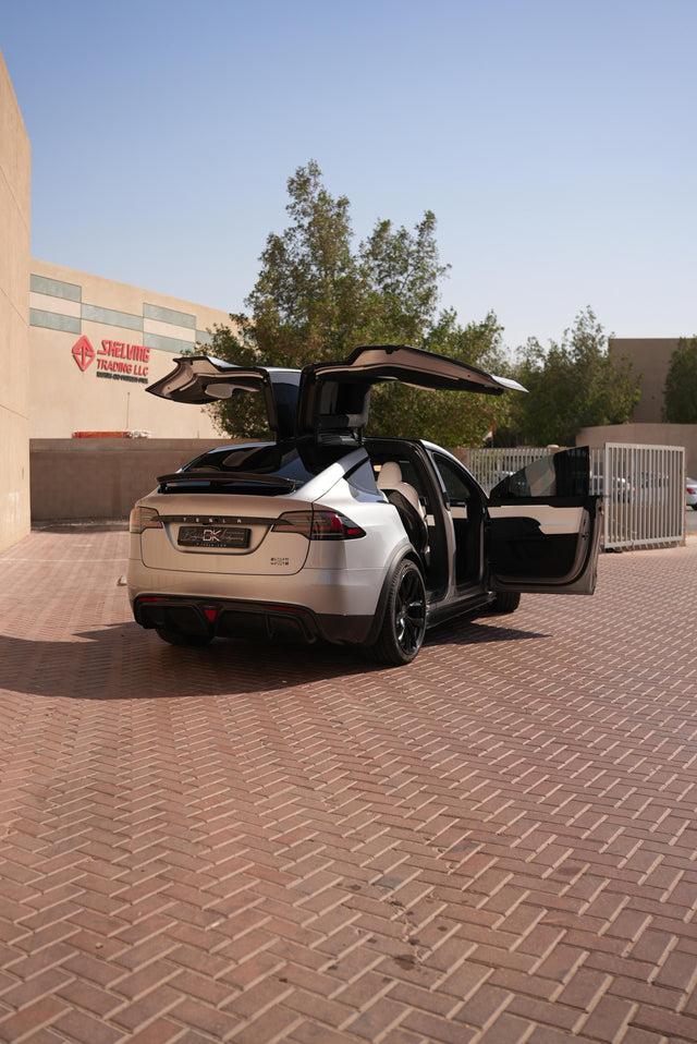 Tesla Model X Plaid 2025 Full Dry Carbon Fiber Bodykit