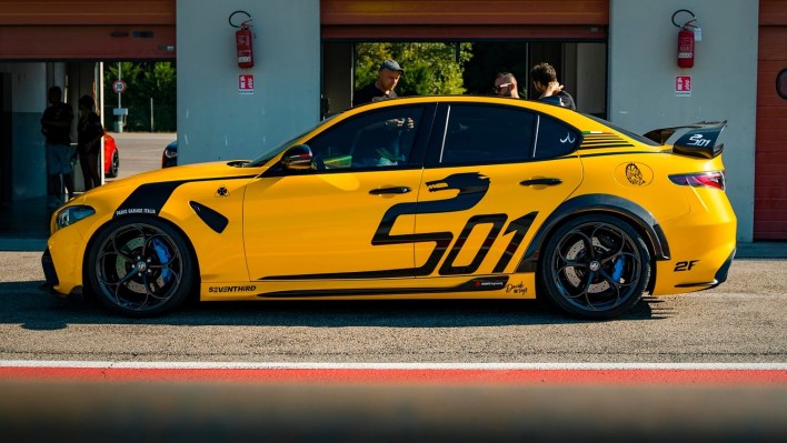 Alfa Romeo guilia GTA Full Bodykit with Bonnet