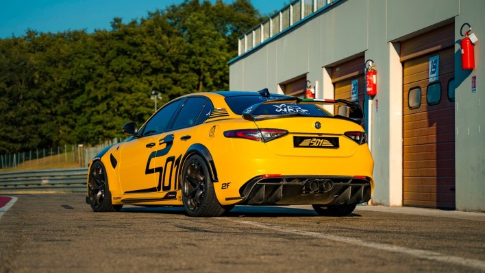 Alfa Romeo guilia GTA Full Bodykit with Bonnet
